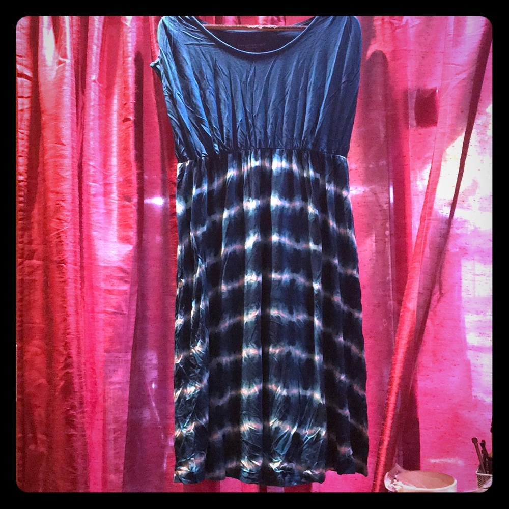 Cute short maternity dress